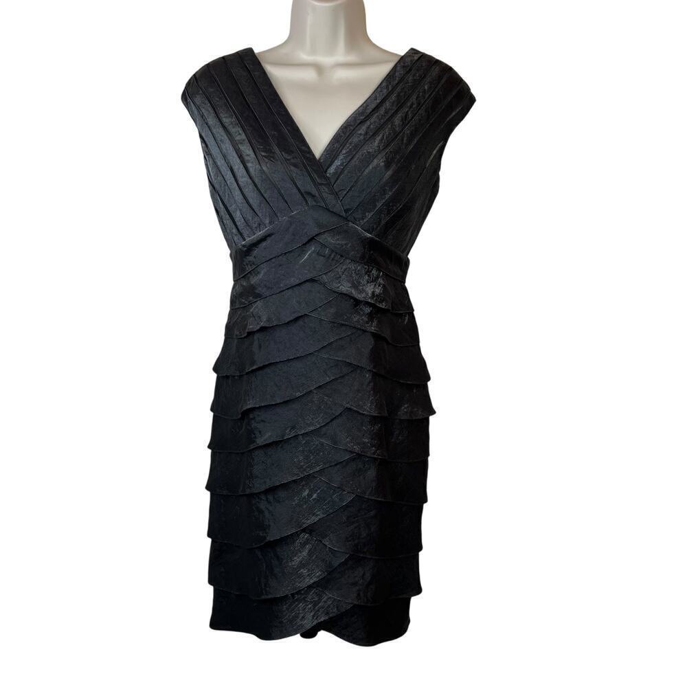 ADRIANNA PAPELL the Lyrd Short Sleeve V-neck Cocktail Dress in Grey Taupe Sz 10P